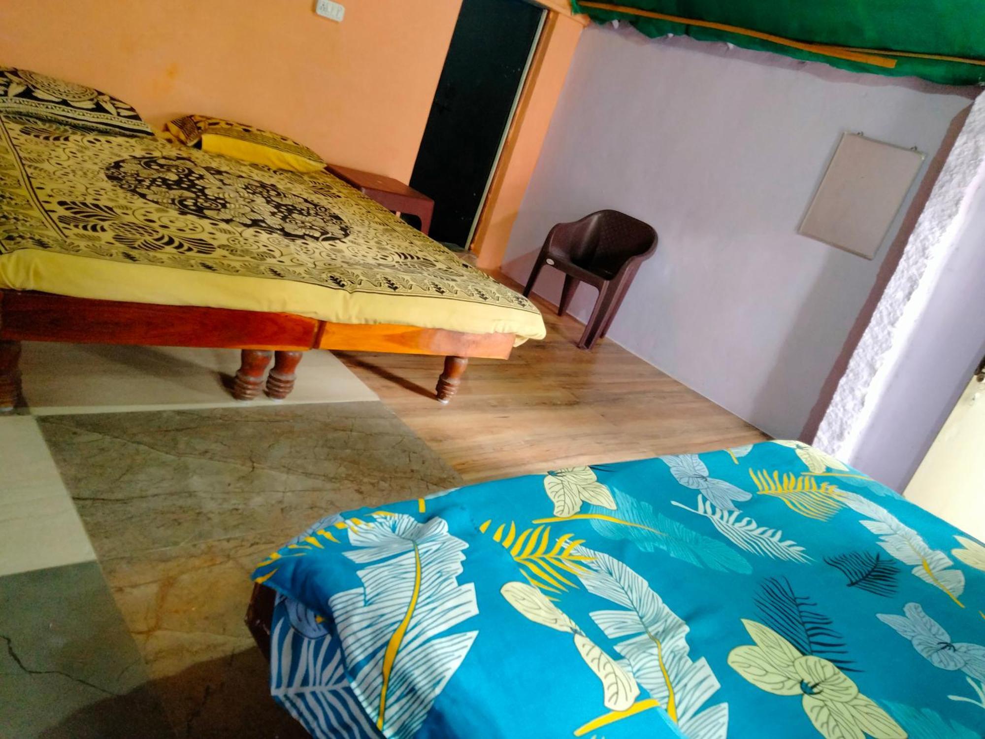 Goldengarden Cottages Hampi Pokoj fotografie